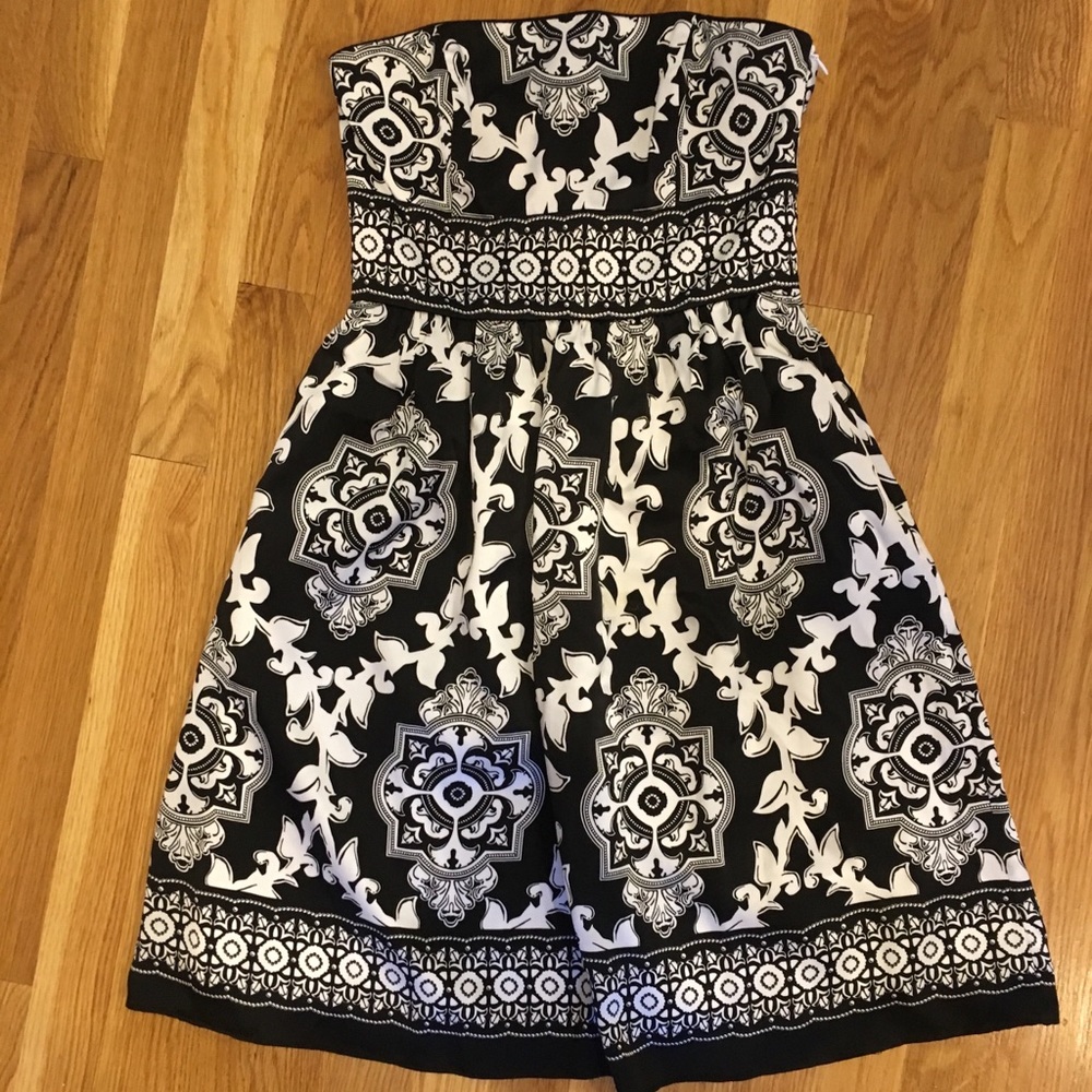 Strapless black house white market dress, size 0